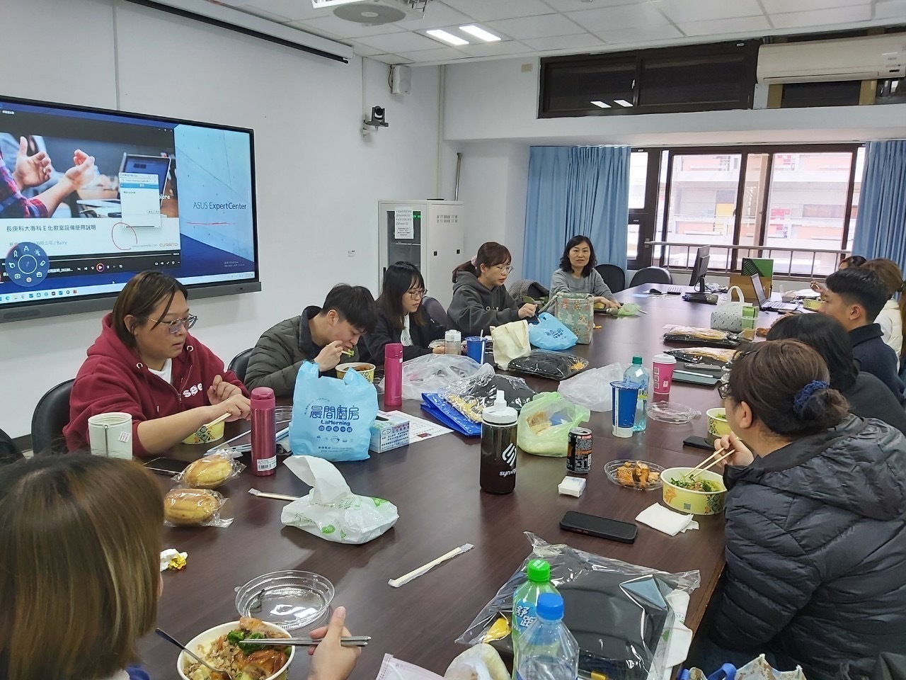 112學年度護理系碩士班師生座談會-學生共同會談