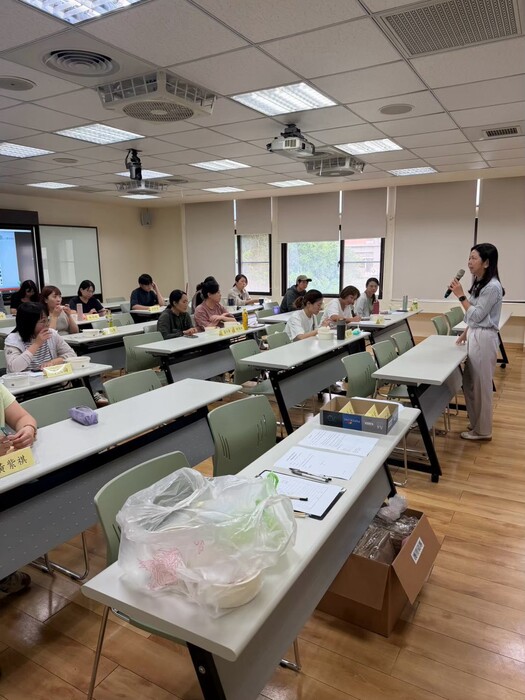 115學年碩士在職專班新生座談會系列照3/4