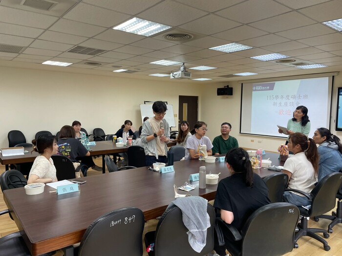 115學年新生座談會系列照2/5