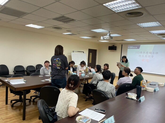 115學年新生座談會系列照4/5